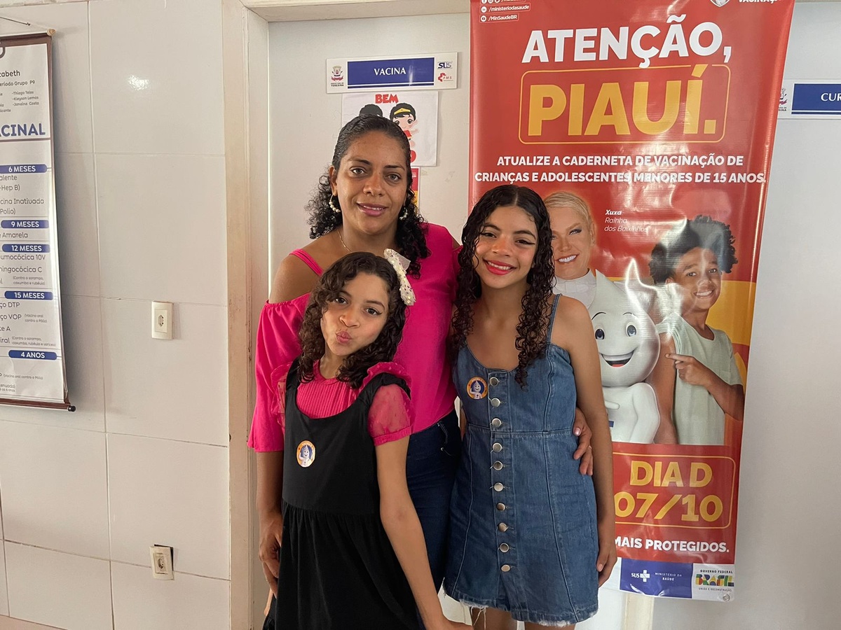Antonia Costa e suas filhas.