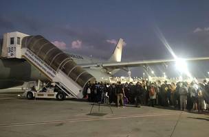 Primeiro voo de repatriação de brasileiros decola de Israel, com 211 passageiros. (Foto: Divulgação/FAB e Gov BR)