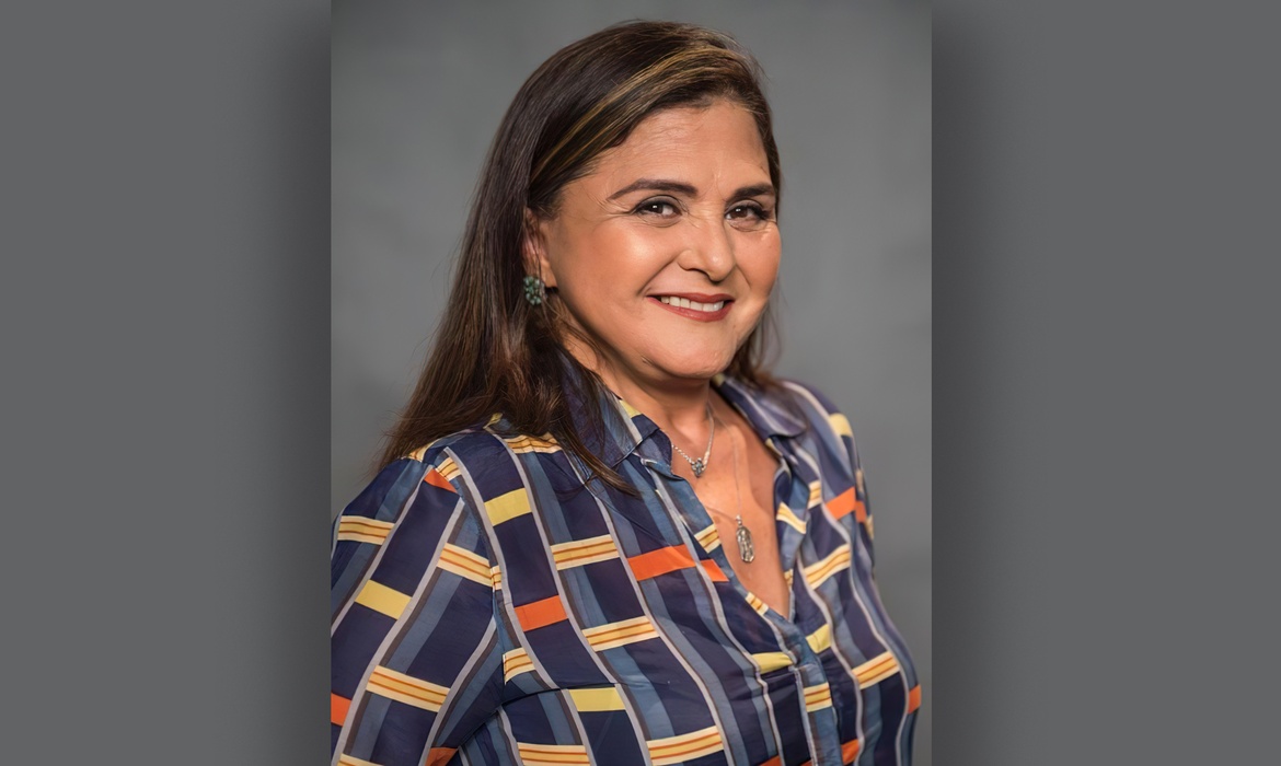 Atriz Elizangela do Amaral Vergueiro.