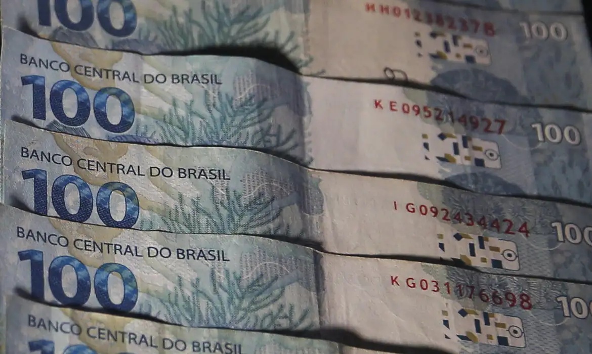 Economia fica estagnada no terceiro trimestre, aponta FGV.