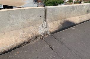 Os muros do viaduto apresentaram desnível, preocupando moradores da região. (Foto: Ascom/DNIT)