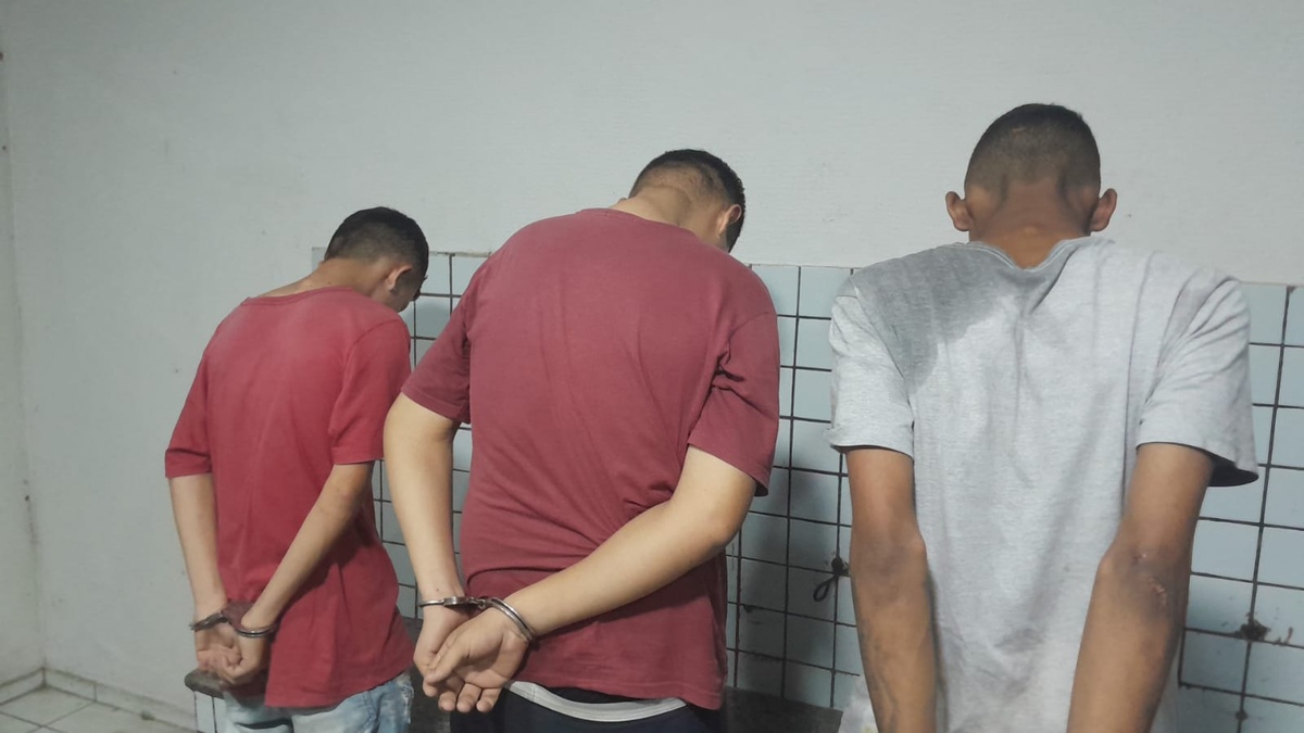 Três menores são suspeitos do roubo de um carro, na zona Sudeste de Teresina.