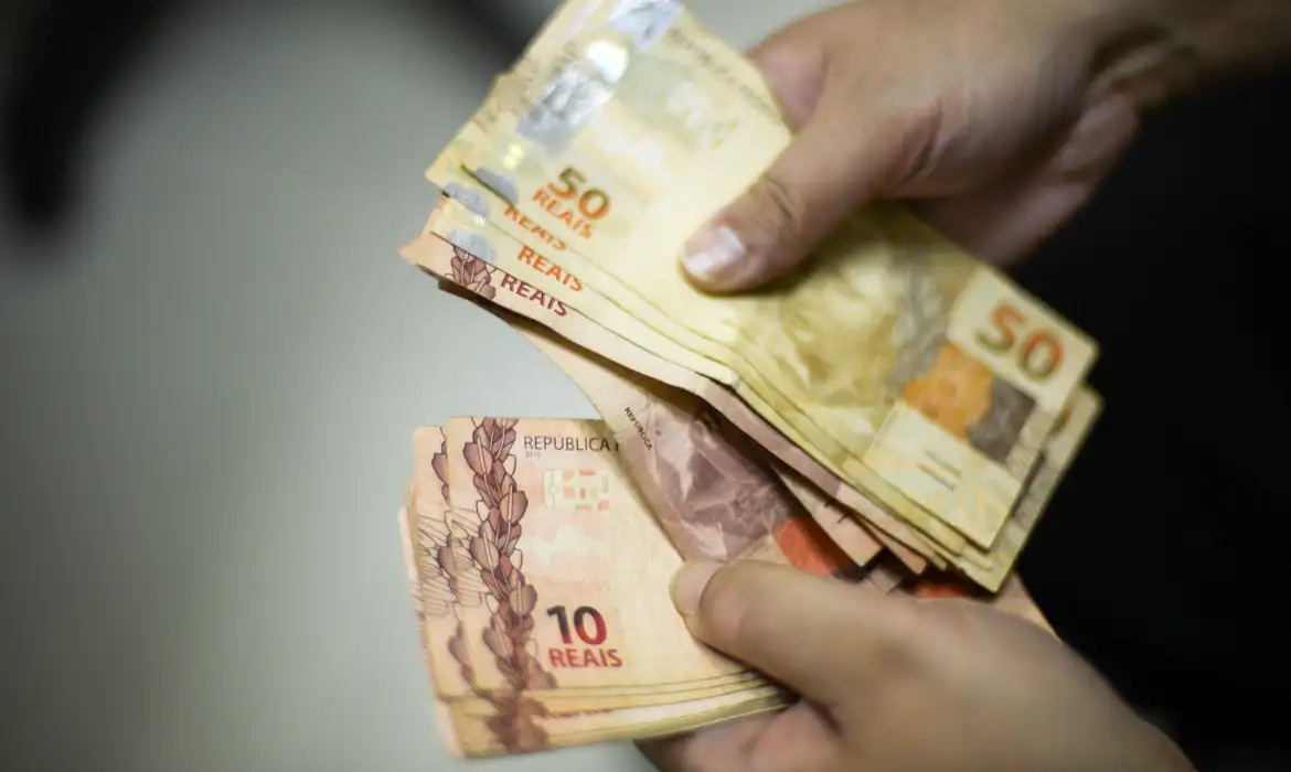 Salário mínimo.