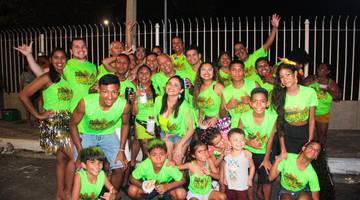 Família curtindo muito o Carnaval de Teresina (Foto: Foto: Narcílio Costa/Correio Piauiense)