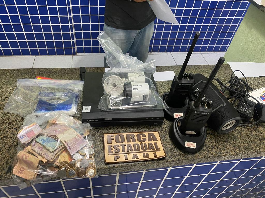 Materiais apreendidos pela polícia