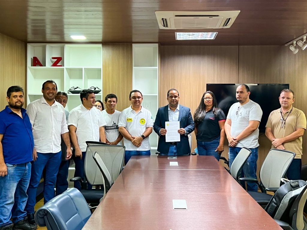 Reunião do entregadores com o presidente da Câmara Enzo Samuel