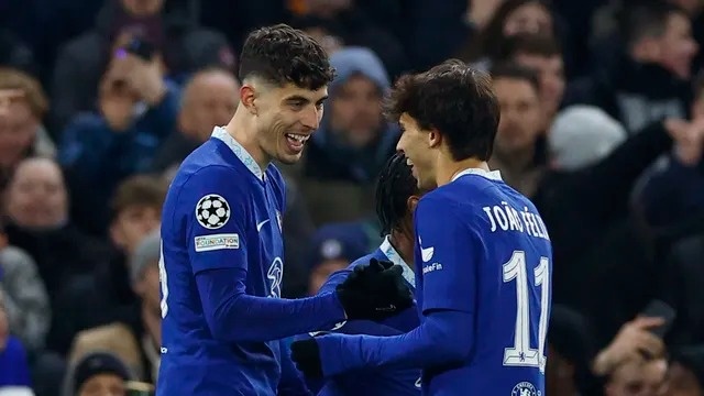 Havertz e João Felix comemoram gol do Chelsea sobre o Dortmund