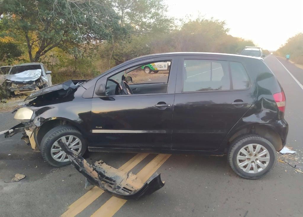 Acidente na BR-230 no Sul do Piauí deixa dois feridos após conversão indevida.