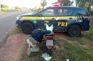 Mulher é presa por circular com moto adulterada no Norte do Piauí. (Foto: Reprodução/ PRF-PI)