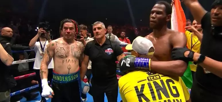 Whindersson resiste, mas perde em luta com britânico.