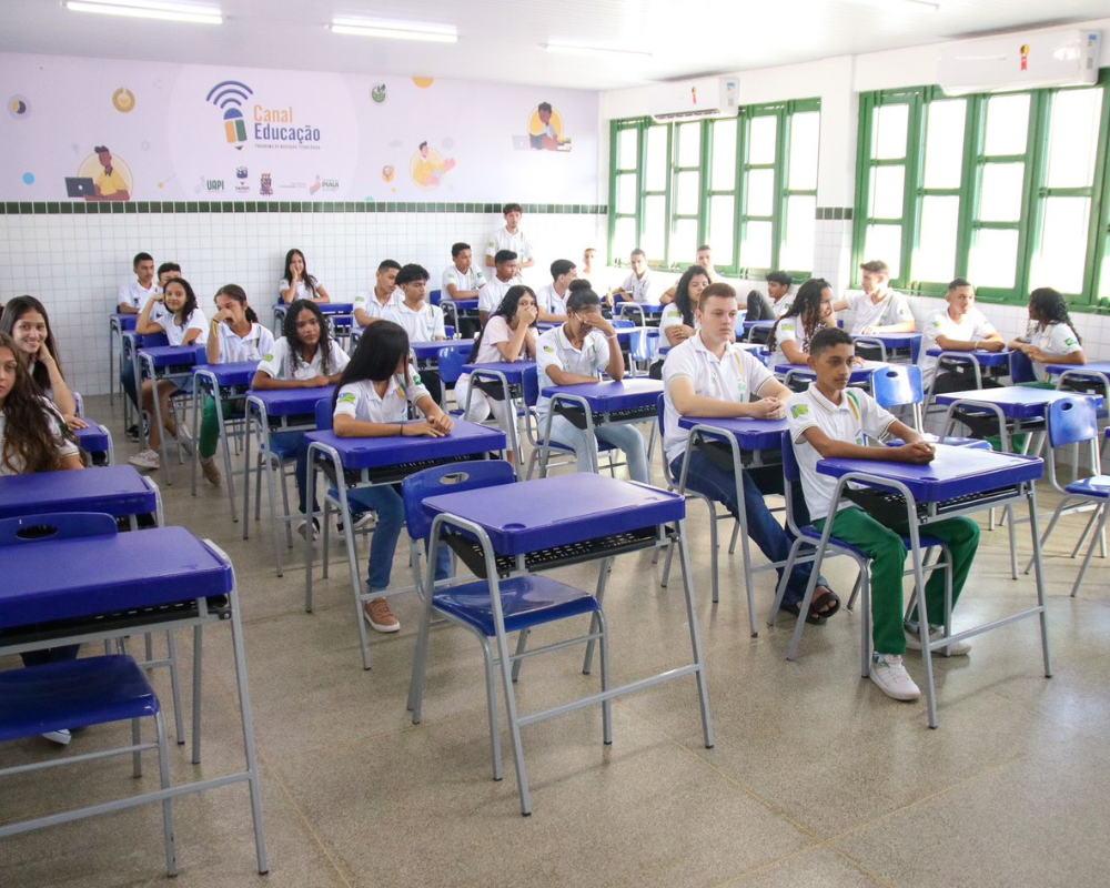 Ao todo, são 306 professores para 101 cidades.