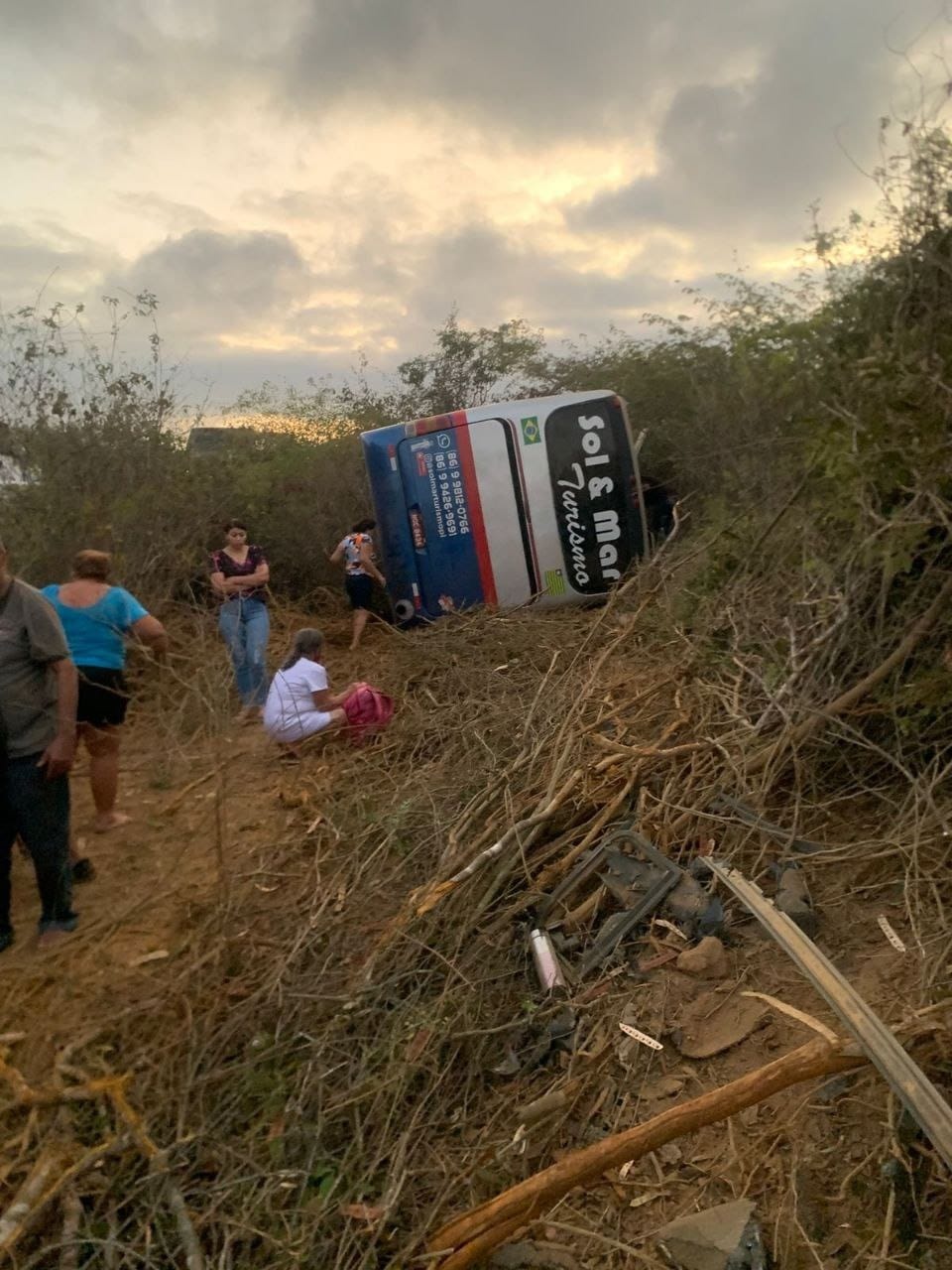 As causas do acidente estão sendo investigadas.