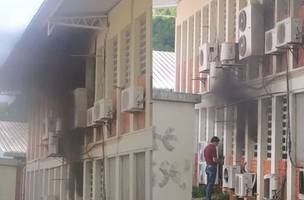 Incêndio em laboratório da Universidade Federal do Piauí (UFPI). (Foto: Reprodução/ Internet)