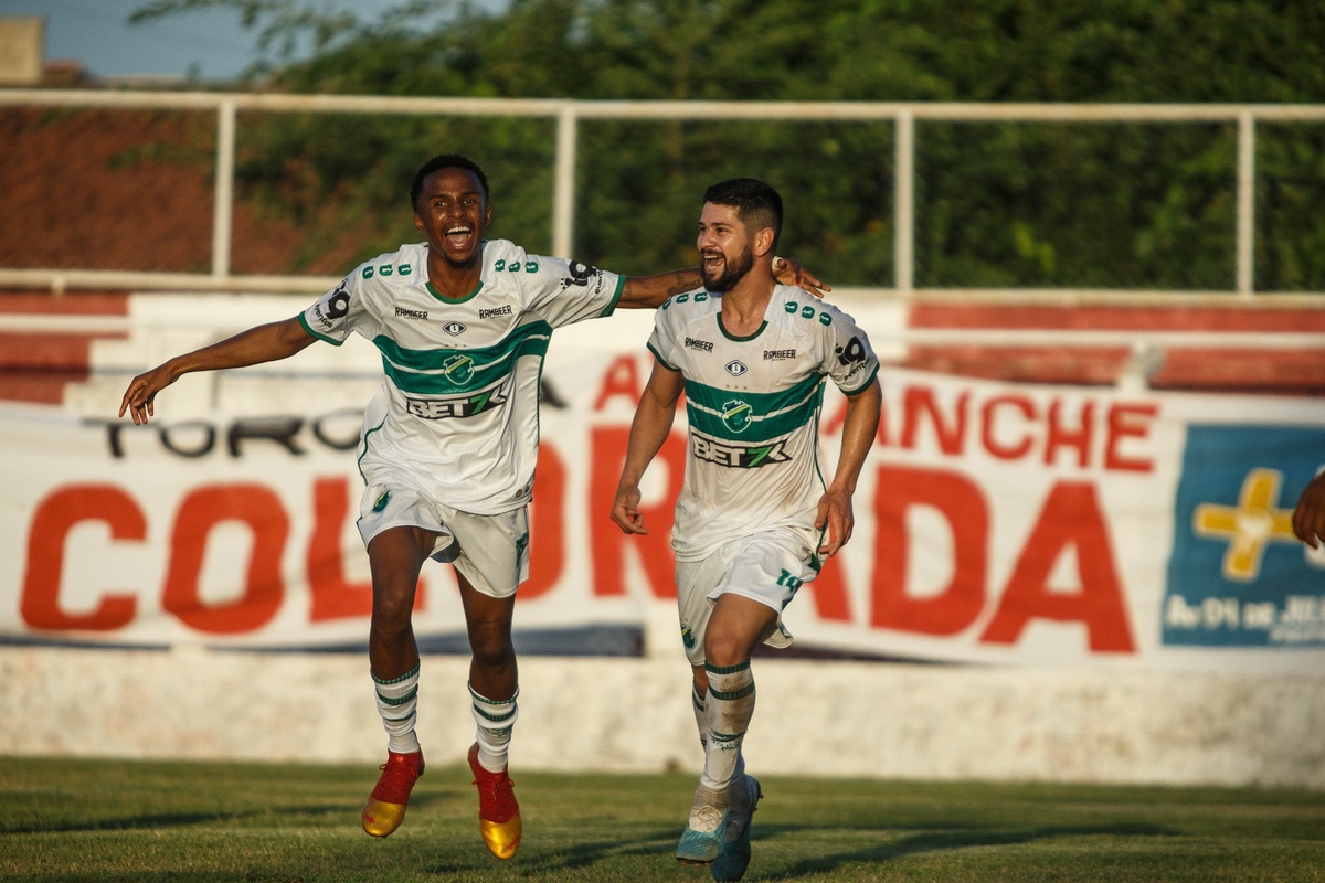 4 de Julho e Altos, pela primeira rodada do Campeonato Piauiense.