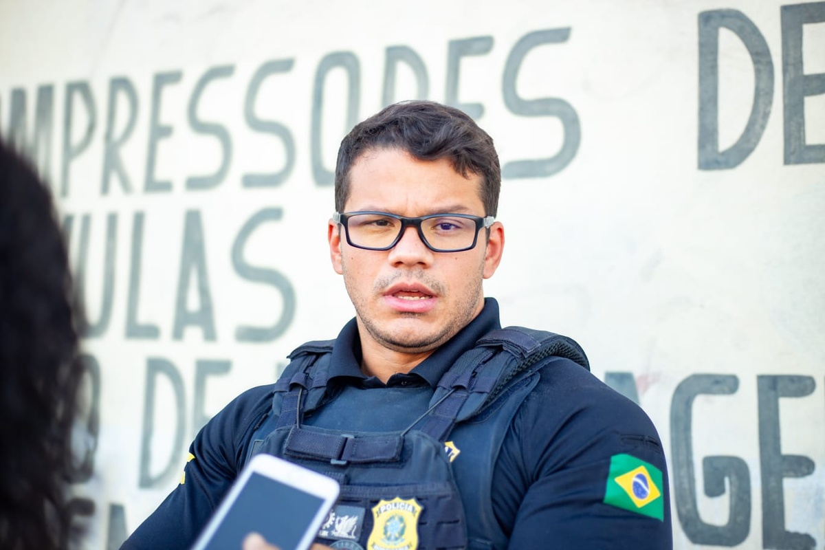 Agente da Polícia Rodoviária Federal.