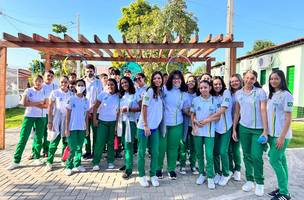 Alunos com fardamento gratuito disponibilizado pelo governo (Foto: Ascom/Seduc)