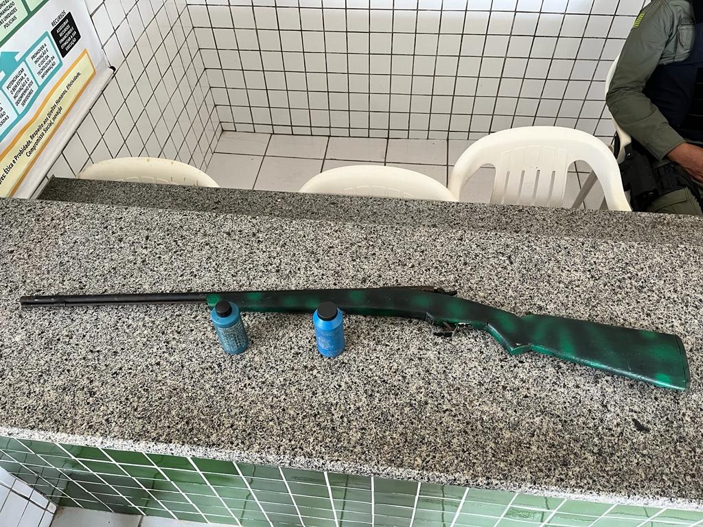 Arma apreendida pela Polícia Militar do Piauí.