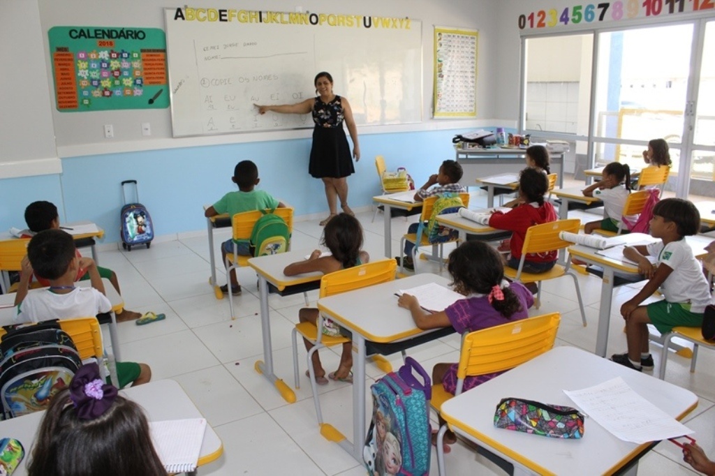 As matrículas começaram nesta terça-feira (02).