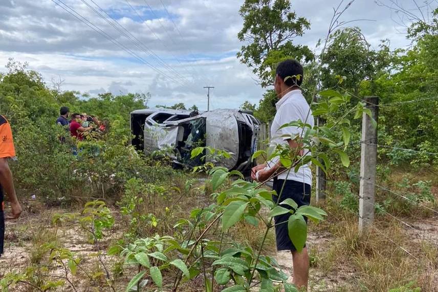 Criança de oito anos morre e quatro ficam feridos em acidente na BR-343.