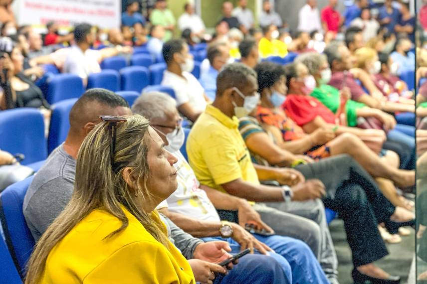 Crise na saúde: sessão extraordinária é cancelada por falta de vereadores.