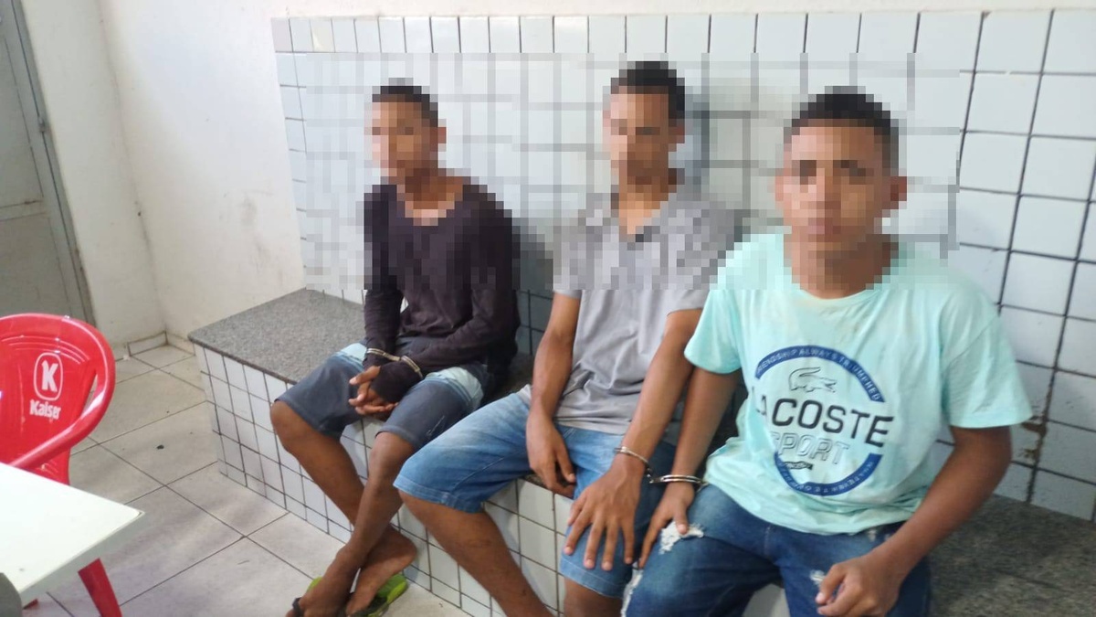 Dois menores e um adulto são presos suspeitos de roubo na zona Leste de Teresina.