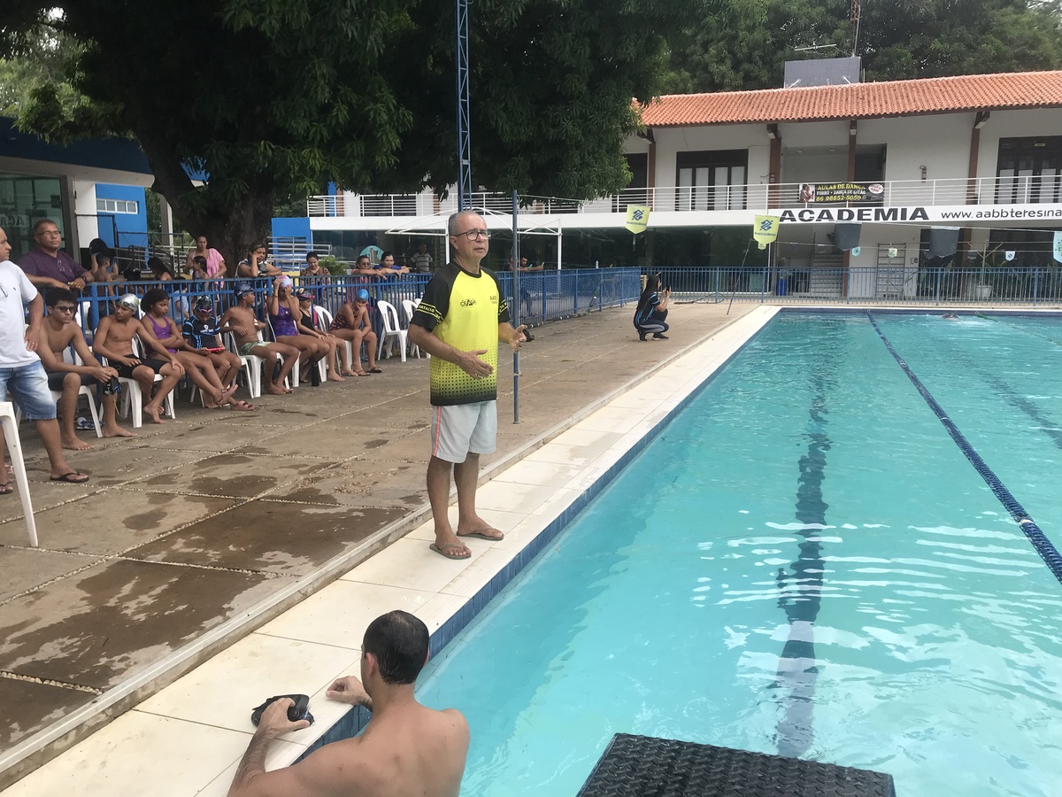 Manoel Menezes, professor e incentivador do esporte a 47 anos