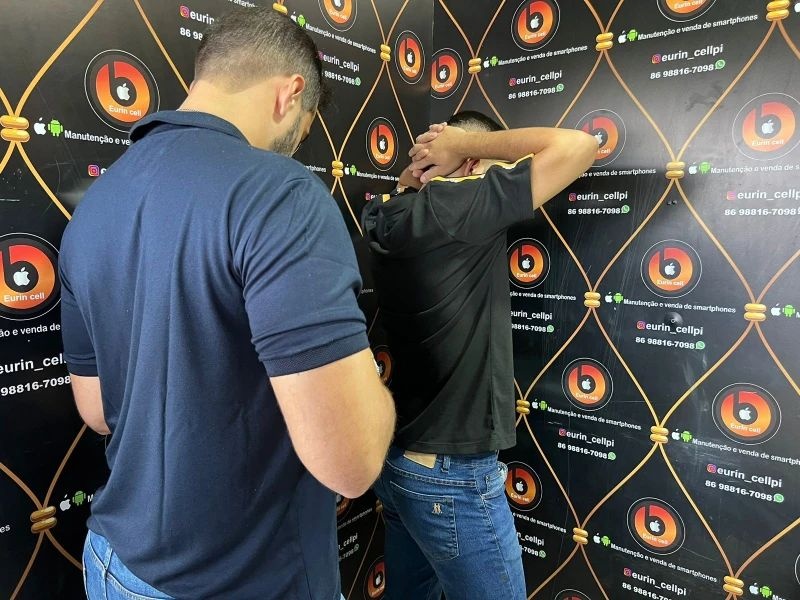 O empresário teria se manifestado contra as apreensões realizadas pela polícia, no Shopping da Cidade.
