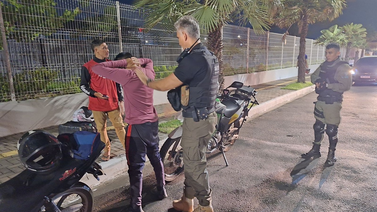 Operação "Rota Segura" prende 15 motoristas durante operação em Teresina.