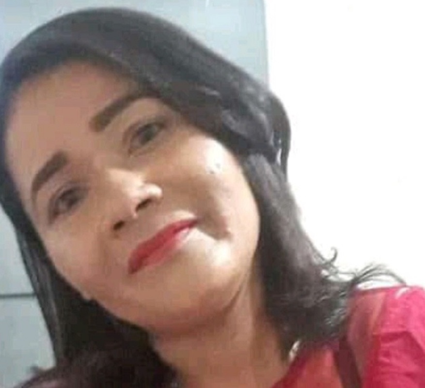 A mulher foi morta a facadas na zona Sul de Teresina.