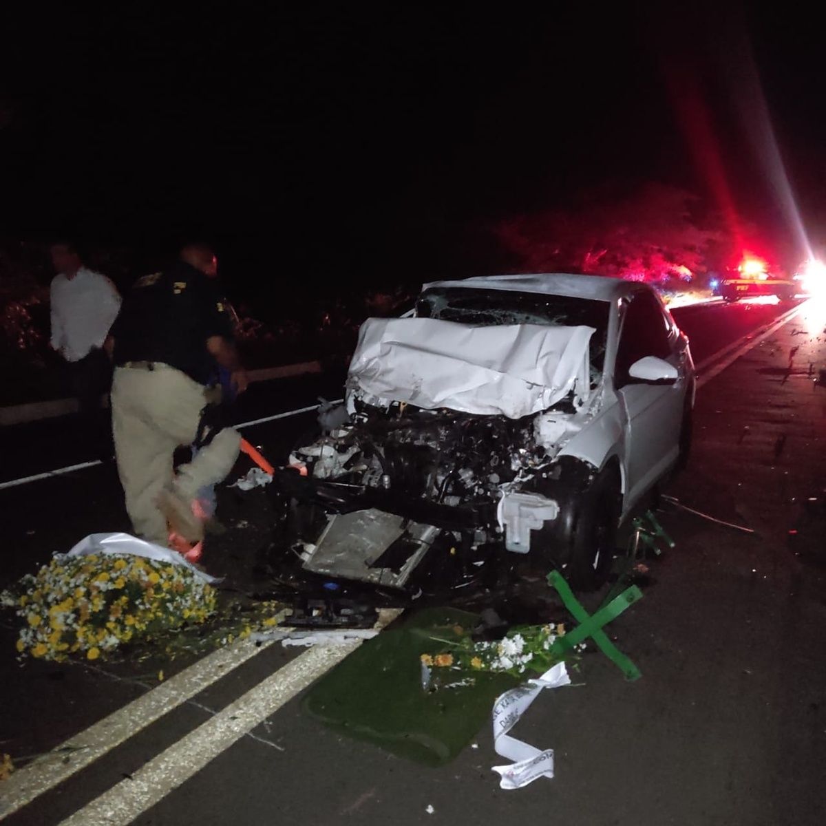 Acidente com carro funerário deixa dois motoristas feridos no interior do Piauí.
