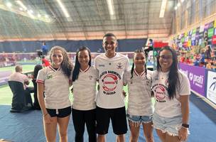 Atletas de badminton promovem rifas para participarem de competição em SP. (Foto: Reprodução)
