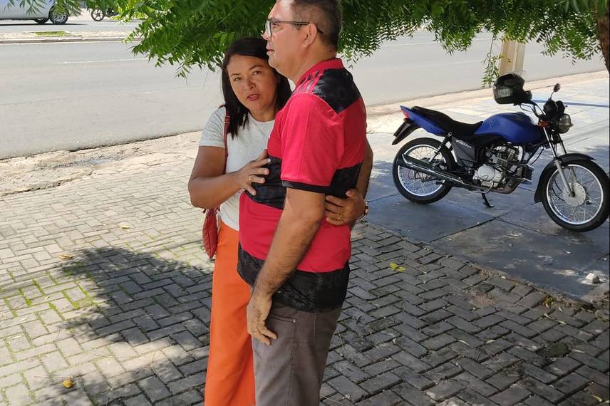 Carro pega fogo na zona Sul de Teresina