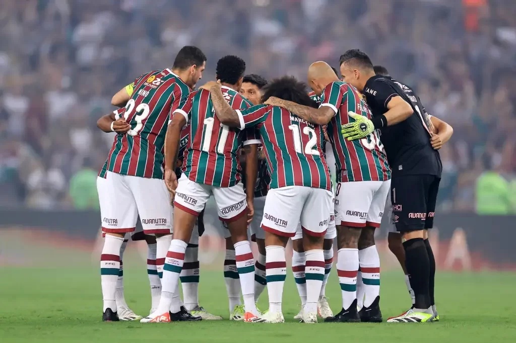 Fluminense e LDU, final da Recopa Sul-Americana.