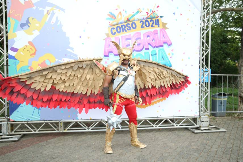 Foliões no Corso de Teresina 2024.