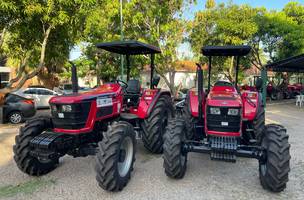 Governo entrega veículos para 34 municípios investirem em agricultura no Piauí. (Foto: Luis Fernando Amaranes/ Correio Piauiense)