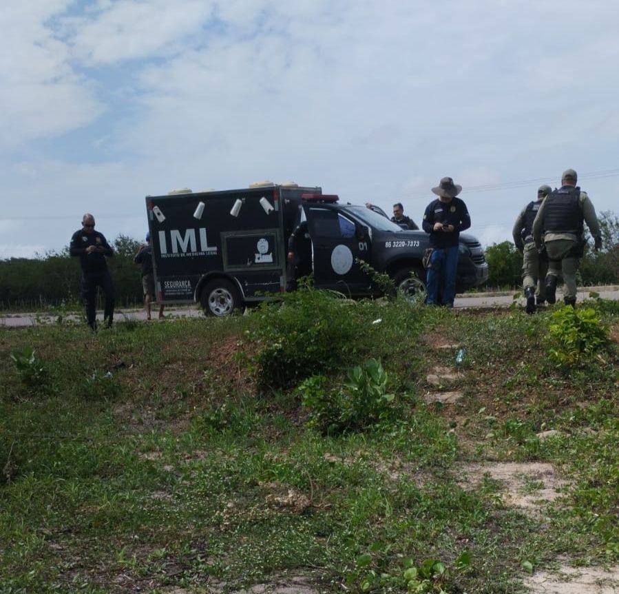 Homem morre após cair dentro de poço durante escavação no litoral do Piauí.
