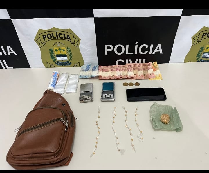 Materiais apreendidos durante a operação.