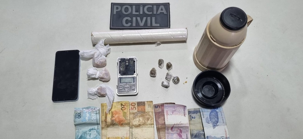 Mulher é presa por tráfico de drogas em Teresina.