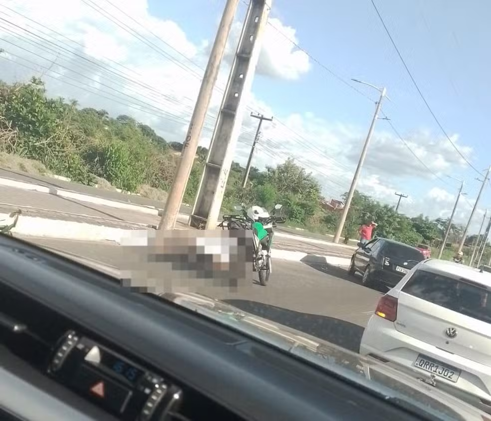 O jovem morreu ainda no local.
