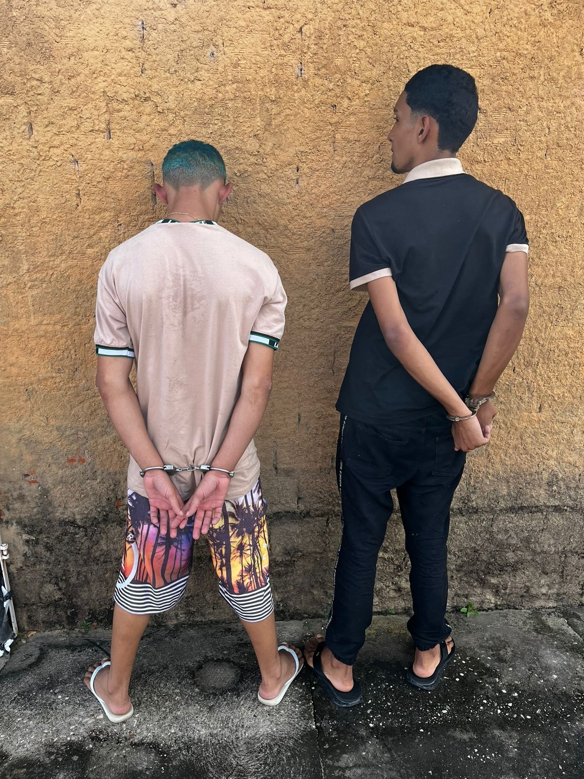 Os dois suspeitos são menores de idade.