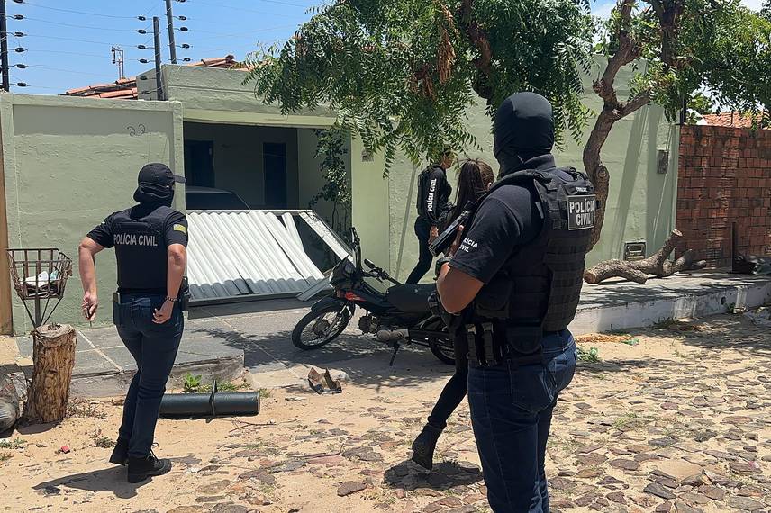 Policia Cívil prende suspeitos de tráfico de drogas em Parnaíba.
