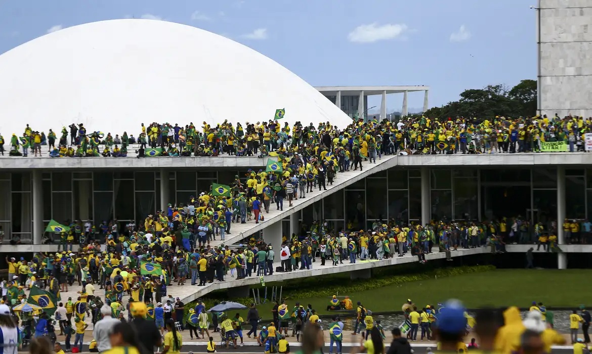Atos antidemocráticos ocorridos em 8 de janeiro de 2023.