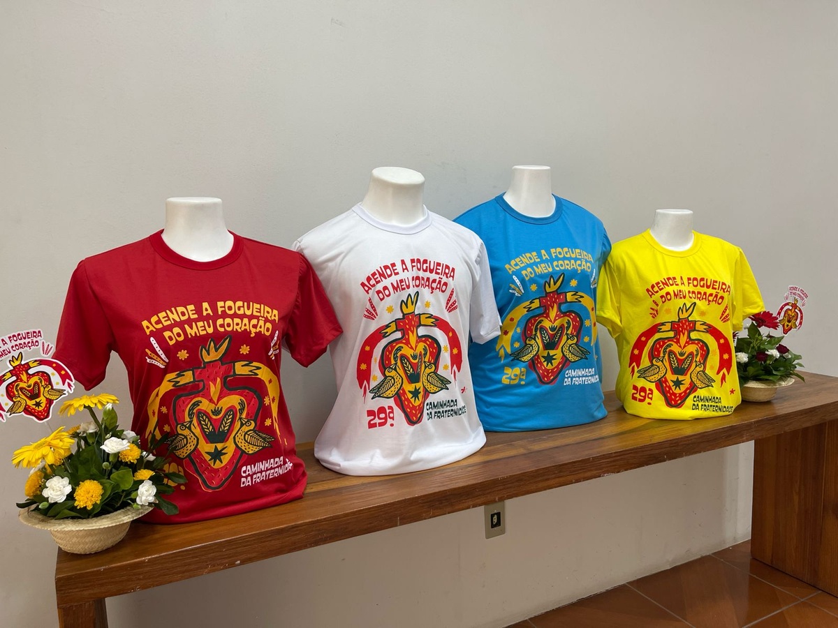 Camisas da Caminhada da Fraternidade.