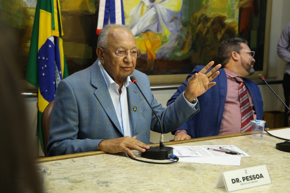 Dr. Pessoa.