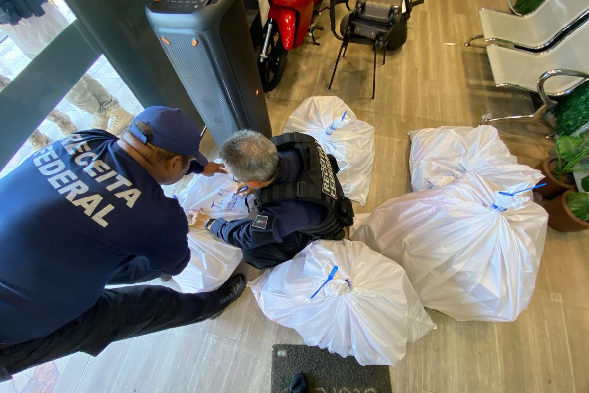 Materiais apreendidos durante a ação.