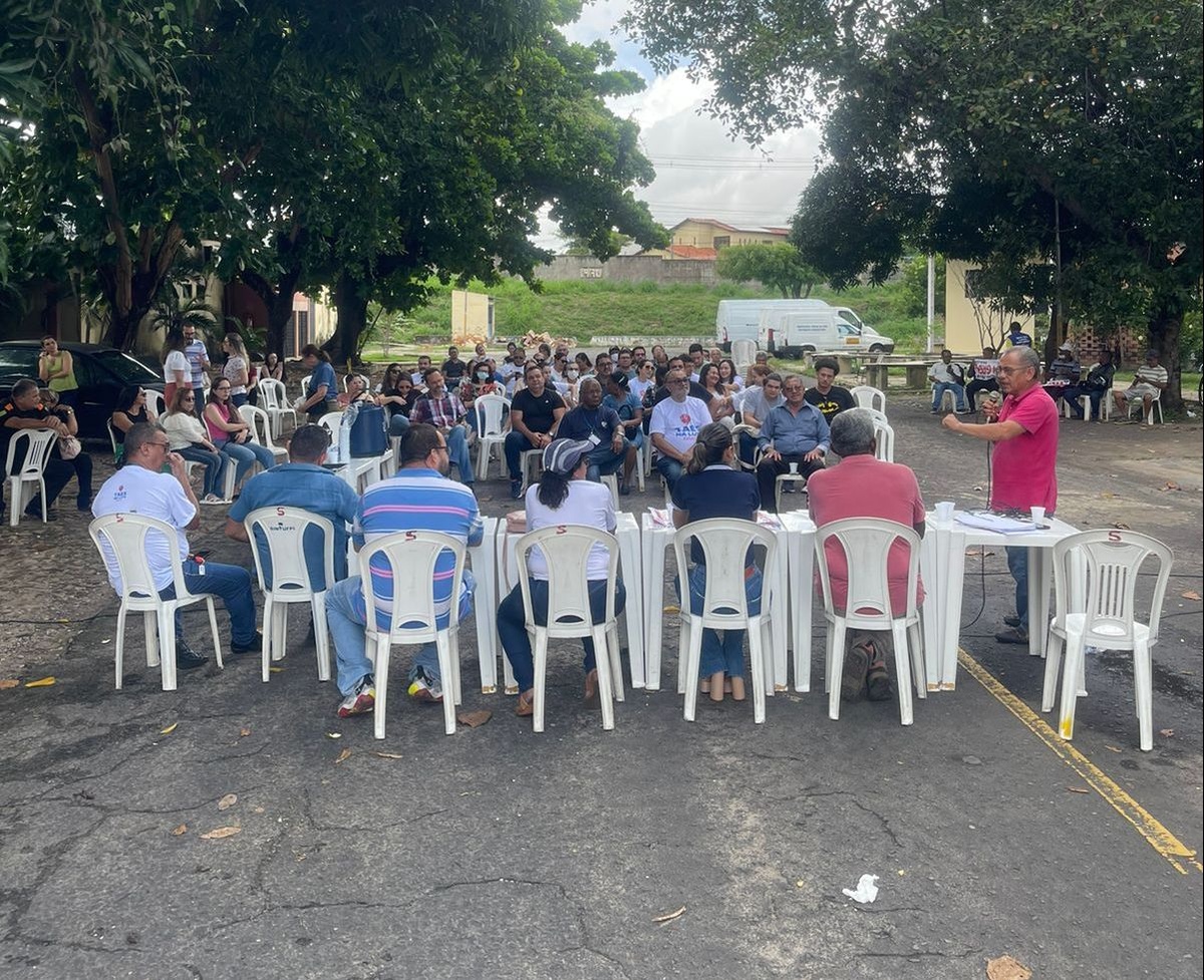 Alunos perdem aulas e provas após grevistas bloquearem passagem na UFPI.