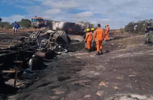 Caminhão tanque explode e deixa duas pessoas mortas em rodovia no Sul do Piauí. (Foto: Redes Sociais)