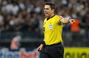 CBF afasta três árbitros após rodada polêmica no Brasileirão. (Foto: Getty Images)