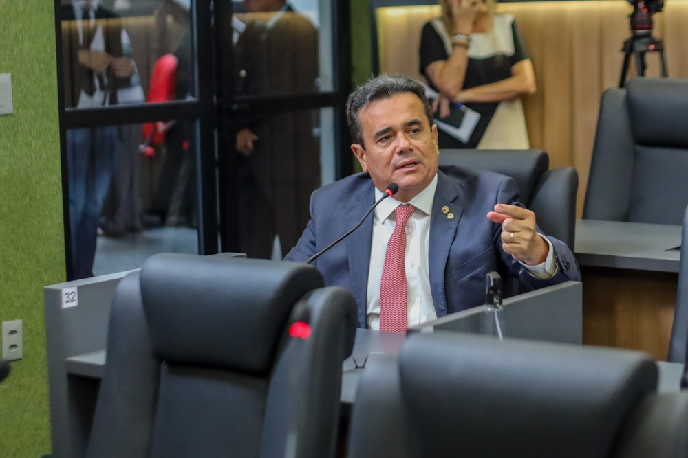Deputado Henrique Pires (MDB).