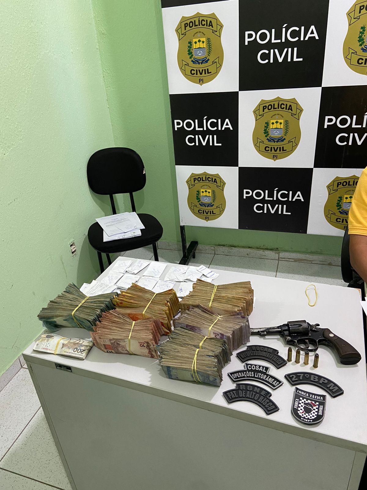 O suspeito pelo crime tem 53 anos.